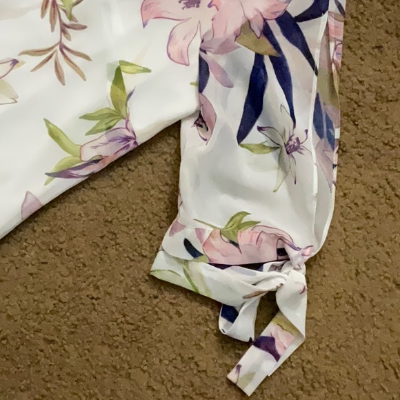 Flower design dress - Picture 2 of 3